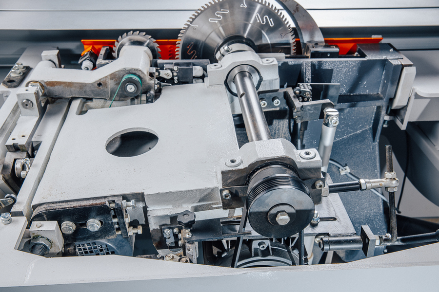 OSTERMANN ALFA 400 DIGIT  Пильный узел  Пильный узел имеет длинный основной вал на разнесенных подшипниковых опорах  Такая схема была разработана немецким производителем Altendorf и применялась на модели премиум - класса Altendorf F-45  Феноменаль...
